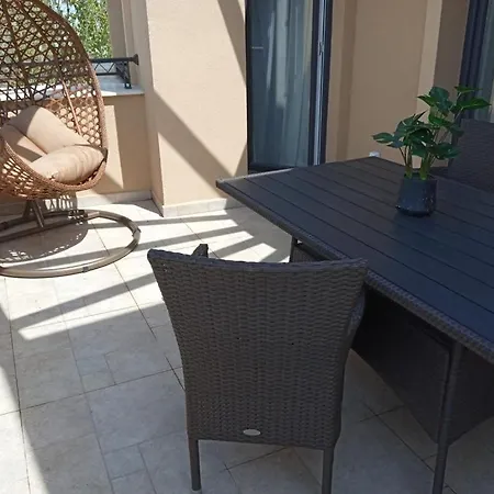 Aphrodite Park Deluxe Апартхотел *